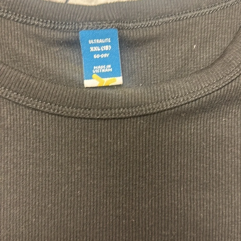 OLD NAVY GIRLS SIZE 18 XXL GO-DRY ULTRALITE T SHIRT BLACK